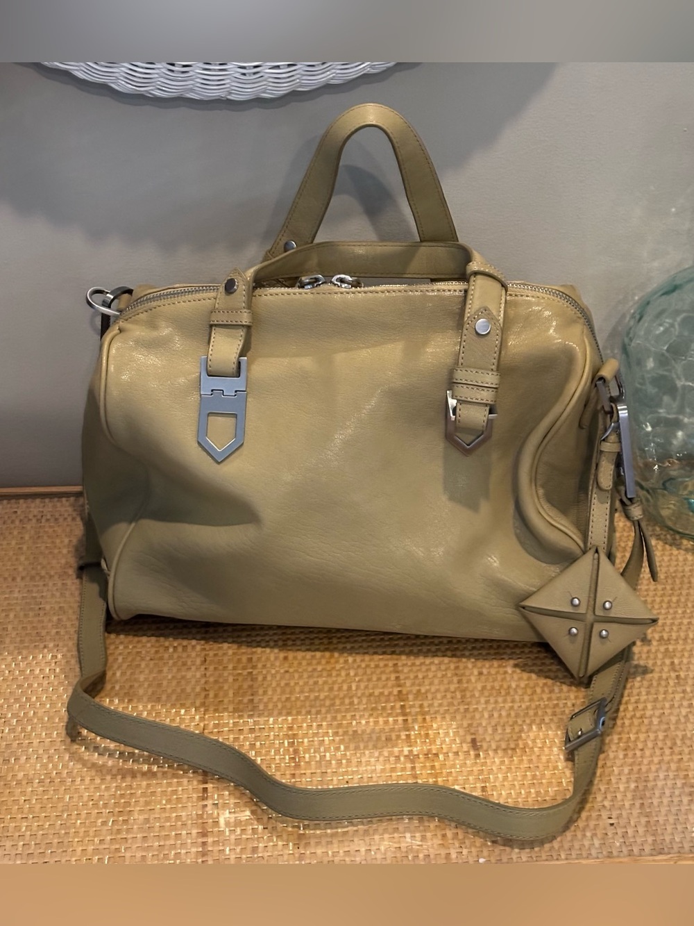 Allibelle gorgeous leather purse / bag new without tags!!